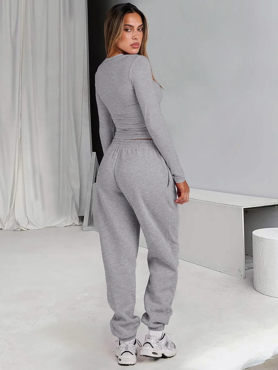 ANRABESS Womens 2 Piece Sweatsuits Long Sleeve Tight Shirt Tops Joggers Fleece Sweatpants Sets 2024 Fall Sweat Lounge Outfits