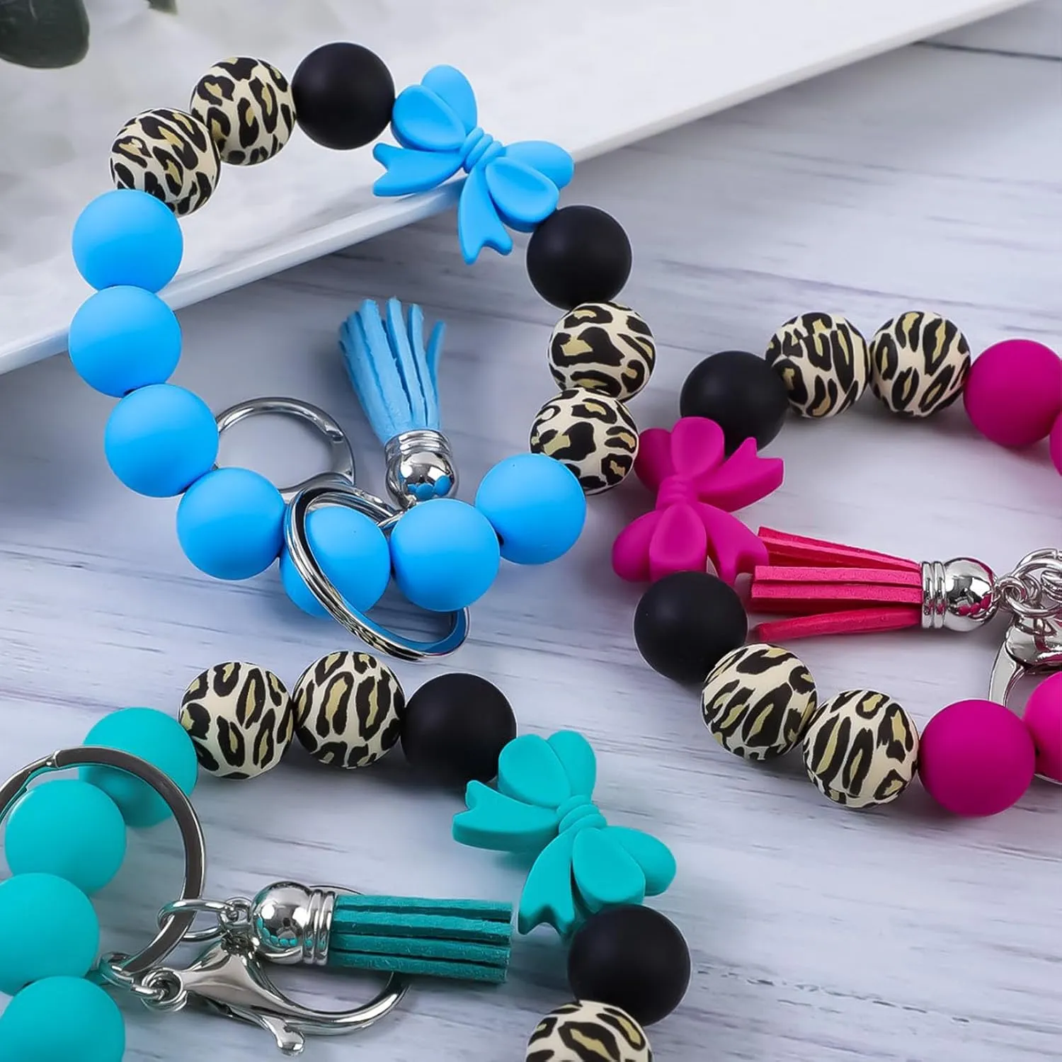 Beaded Wrist Keychain Bracelet for Women Leopard Silicone Beads Wristlet Car Key Holder Key Ring Bowknot Wristlet