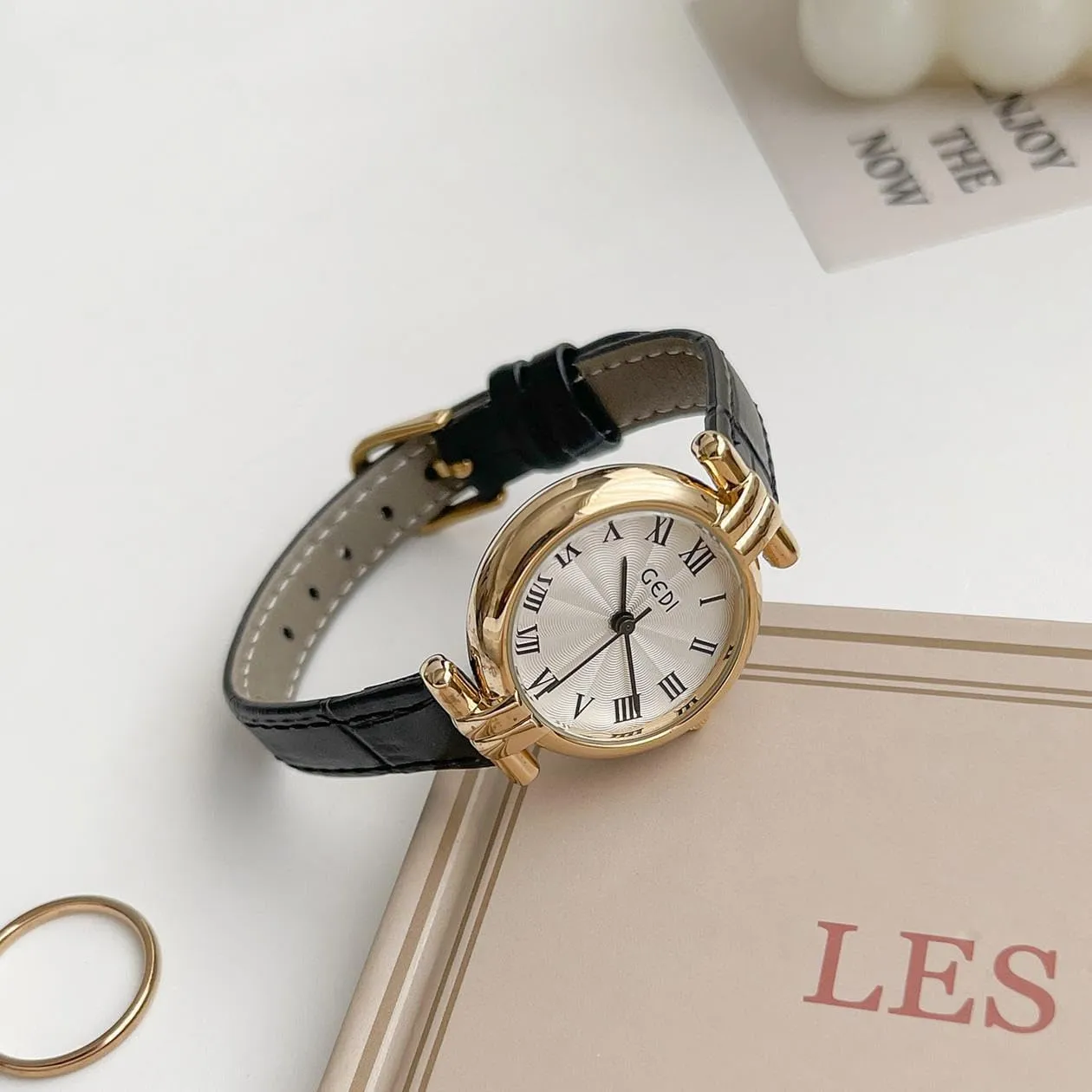 CARLIEN Womens Small Dainty Gold Silver Round Easy Reader Analog Quartz Watch Vintage Roman Numerals Slim Leather Band Casual Wristwatch